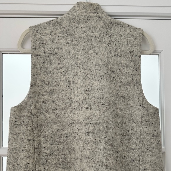 Club Monaco gray wool vest. Size M - Picture 5 of 6
